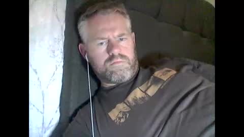 Snapshot of 81jonnyx chatting on 10/24/25, 04:25 81jonnyx online show from 10/24/25, 04:25