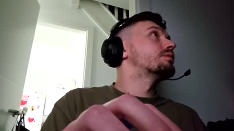 Snapshot of 8inchdude93 chatting on 10/06/25, 10:34 8inchdude93 online show from 10/06/25, 10:34