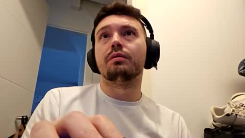 Snapshot of 8inchdude93 chatting on 10/07/25, 08:33 8inchdude93 online show from 10/07/25, 08:33