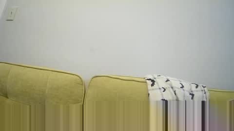 Snapshot of 90210screamer chatting on 12/13/24, 12:28 90210screamer online show from 12/13/24, 12:28