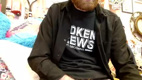 Snapshot of 90210screamer chatting on 11/19/25, 01:33 90210screamer online show from 11/19/25, 01:33