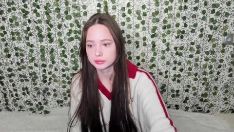 Snapshot of _52_ chatting on 02/06/25, 03:27 EMILY AND MARCUS online show from 02/06/25, 03:27