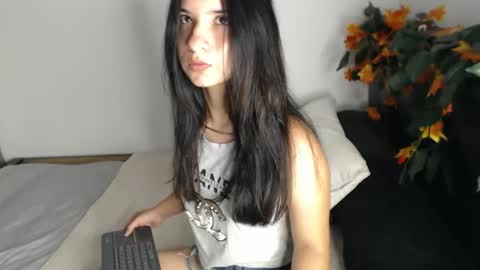 _abrill_20 online show from 10/18/25, 10:43