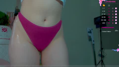 Snapshot of _aein_emy_ chatting on 01/01/25, 07:09 Emy online show from 01/01/25, 07:09