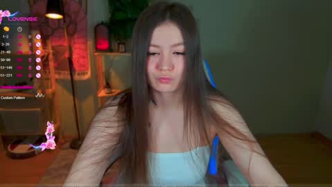 Snapshot of _aein_emy_ chatting on 02/09/25, 02:17 Emy online show from 02/09/25, 02:17