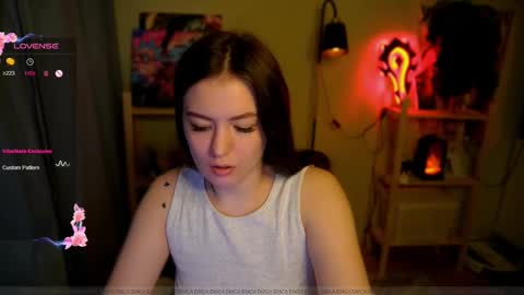 Snapshot of _aein_emy_ chatting on 03/04/25, 12:50 Emy online show from 03/04/25, 12:50