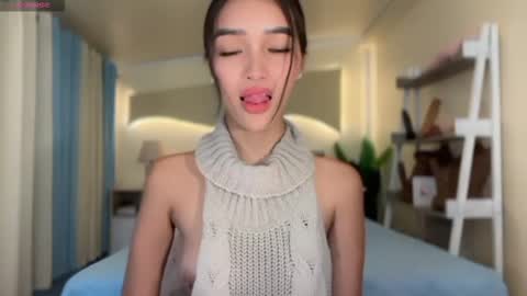 Snapshot of _agatha69_ chatting on 10/18/25, 12:57 agatha online show from 10/18/25, 12:57