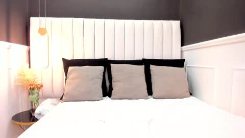 Snapshot of _aleja_foxx_ chatting on 11/18/25, 06:01 _aleja_foxx_ online show from 11/18/25, 06:01