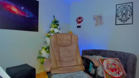 Snapshot of _alicelewis chatting on 12/21/24, 11:44 Alice online show from 12/21/24, 11:44
