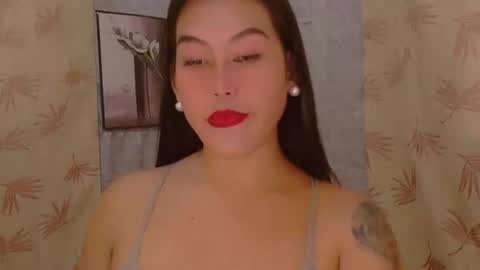 Snapshot of _angelari_ chatting on 09/29/25, 05:12 Pearl online show from 09/29/25, 05:12