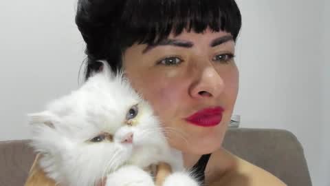 antonia online show from 02/05/25, 11:06