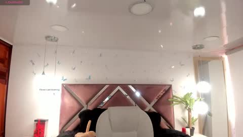 Snapshot of _antonnela_ chatting on 10/15/25, 04:18 antonnela online show from 10/15/25, 04:18