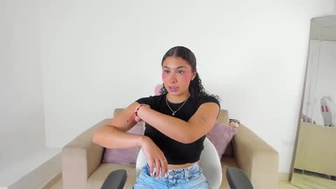 Snapshot of _april_smith_ chatting on 03/04/25, 01:06 online show from 03/04/25, 01:06