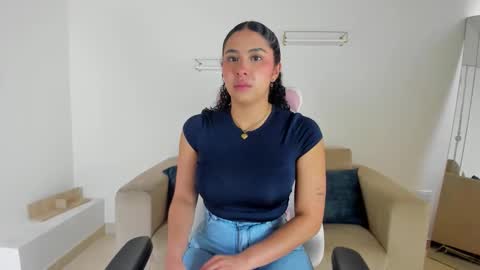 Snapshot of _april_smith_ chatting on 09/19/25, 12:17 online show from 09/19/25, 12:17