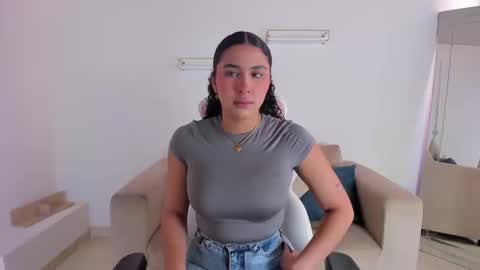 Snapshot of _april_smith_ chatting on 09/22/25, 01:35 online show from 09/22/25, 01:35