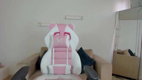    online show from 11/13/25, 12:15