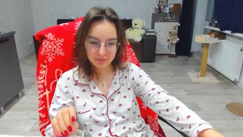 Snapshot of _arina_cox__ chatting on 12/15/24, 03:31 Arina online show from 12/15/24, 03:31