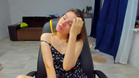 Snapshot of _arina_cox__ chatting on 02/03/25, 02:14 Arina online show from 02/03/25, 02:14