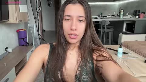 _aura_18 online show from 10/10/25, 04:22