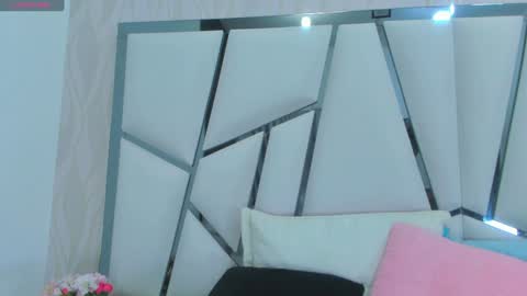 Aura online show from 02/09/25, 03:11