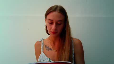 Snapshot of _aurora_sweet chatting on 09/14/25, 12:26 _aurora_sweet online show from 09/14/25, 12:26
