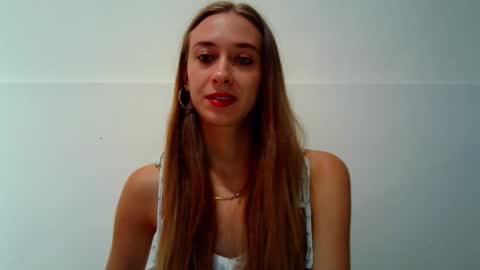 Snapshot of _aurora_sweet chatting on 09/20/25, 10:05 _aurora_sweet online show from 09/20/25, 10:05