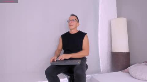 _axelking_ online show from 10/27/25, 11:36