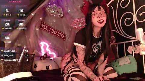 Crystal online show from 11/08/25, 05:23