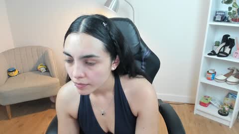 Bella Evans online show from 02/04/25, 08:24