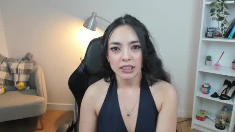 Bella Evans online show from 03/08/25, 12:20