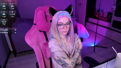 Snapshot of _black_fox__ chatting on 10/18/25, 11:05 Olivia Subscribe to my Fansly - online show from 10/18/25, 11:05