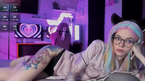 Snapshot of _black_fox__ chatting on 10/23/25, 01:05 Olivia Subscribe to my Fansly - online show from 10/23/25, 01:05