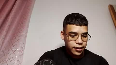 Snapshot of _blake_boy chatting on 10/11/25, 01:16 _blake_boy online show from 10/11/25, 01:16