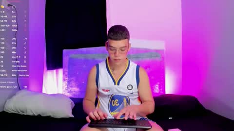 Snapshot of _blake_boy chatting on 10/12/25, 11:09 _blake_boy online show from 10/12/25, 11:09