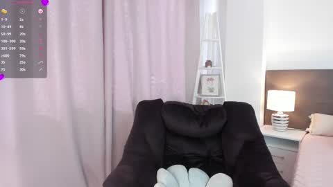 Snapshot of _bleuelune chatting on 10/24/25, 01:51 Mary online show from 10/24/25, 01:51