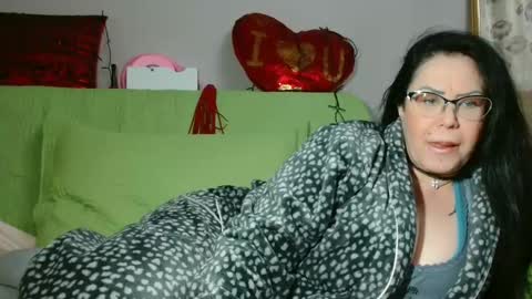 Snapshot of _blue__butterfly_ chatting on 01/26/25, 01:09 KHALEESI online show from 01/26/25, 01:09