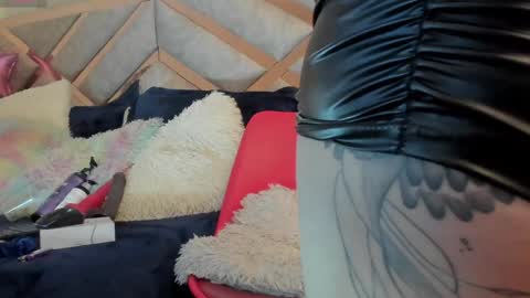 Brenda online show from 02/05/25, 07:31