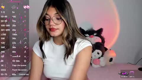 Snapshot of _camilaaa__ chatting on 02/09/25, 08:54 online show from 02/09/25, 08:54