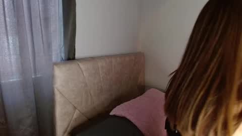 Snapshot of _camilaaa__ chatting on 03/05/25, 03:18 online show from 03/05/25, 03:18