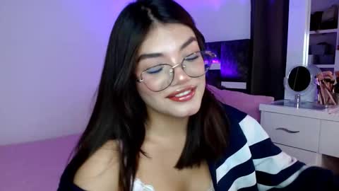 Snapshot of _camilaaa__ chatting on 11/27/25, 03:52 online show from 11/27/25, 03:52