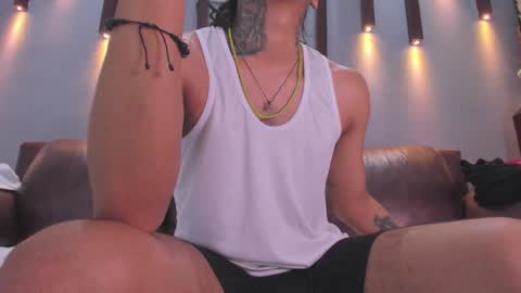 Snapshot of _cannabitch chatting on 12/28/24, 01:17 Shatta Sara online show from 12/28/24, 01:17