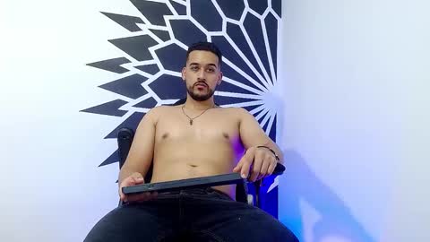 Snapshot of _christopher_dennis_ chatting on 02/08/25, 02:26 CRIS online show from 02/08/25, 02:26