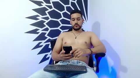 Snapshot of _christopher_dennis_ chatting on 02/17/25, 03:36 CRIS online show from 02/17/25, 03:36