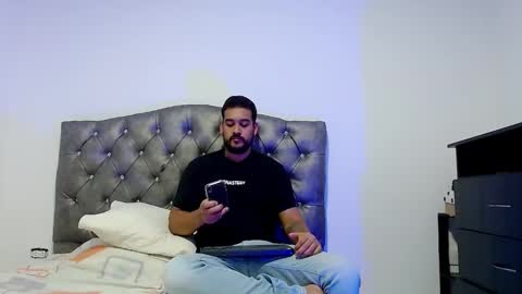 Snapshot of _christopher_dennis_ chatting on 10/26/25, 03:45 CRIS online show from 10/26/25, 03:45