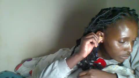 clara online show from 03/06/25, 10:41