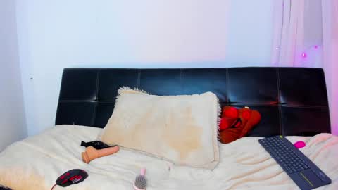  Chloe  online show from 01/29/25, 11:25