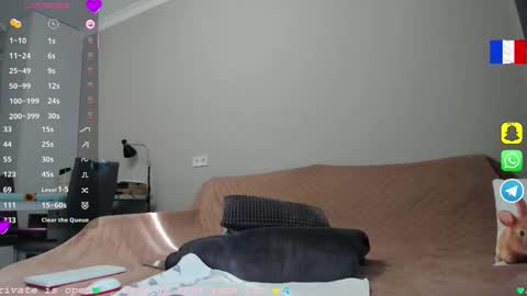 Sophie online show from 11/03/25, 08:37