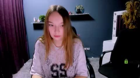 Snapshot of _creamy_queen chatting on 10/02/25, 11:28 _creamy_queen online show from 10/02/25, 11:28