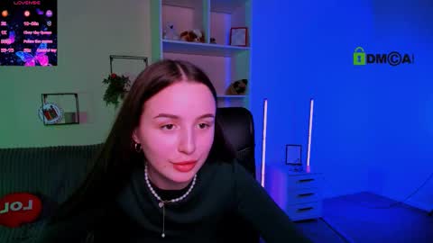 Snapshot of _creamy_queen chatting on 10/15/25, 12:49 _creamy_queen online show from 10/15/25, 12:49