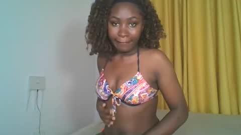 Snapshot of _cutestephanie chatting on 09/18/25, 01:51 STEPH online show from 09/18/25, 01:51